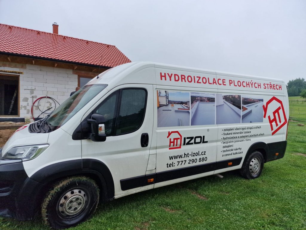 Zateplení rodinného domu foukanou izolací