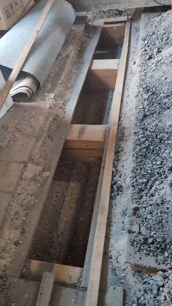 Rateplení trámového stropu