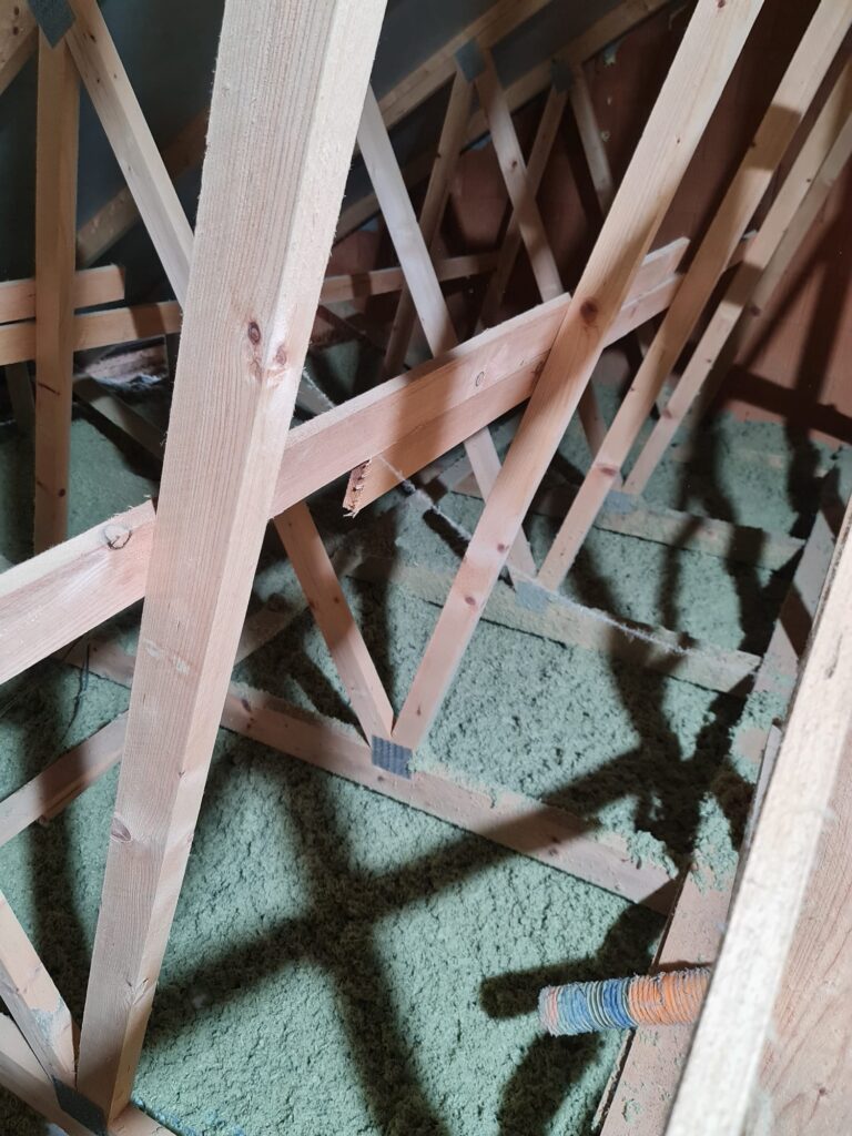 Zateplení garáže foukanou izolací