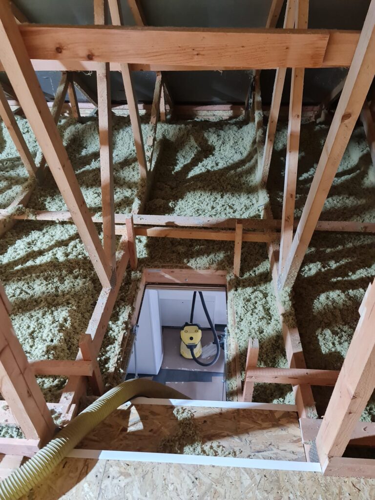 Zateplení garáže foukanou izolací