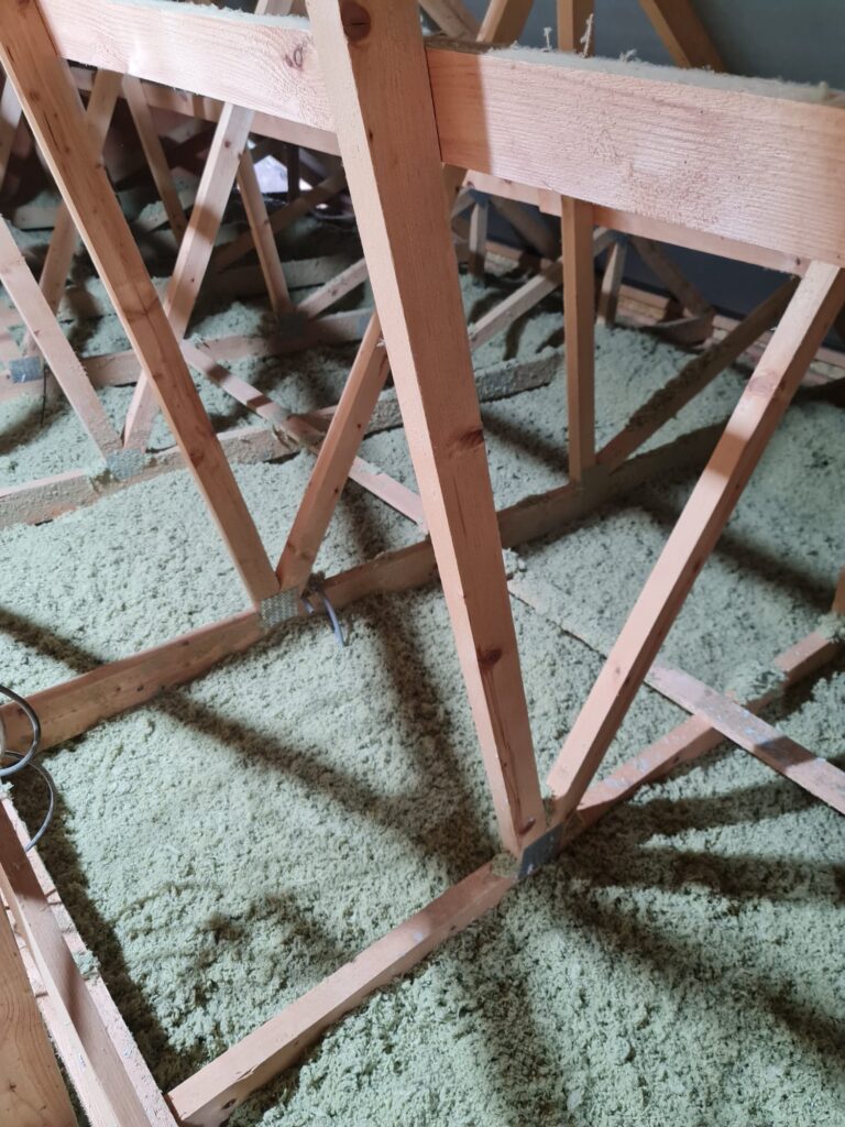 Zateplení garáže foukanou izolací